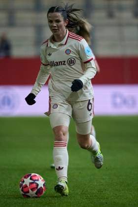 2024 25 UEFA Women™s Champions League FC Bayern München Frauen vs Valerenga Oslo, Croup C, Matchday 3, Saison 2024 2025, FC Bayern München Frauen vs Valerenga Oslo, GER, 2024-11-12, FC Bayern Campus München, HANSEN Tuva (FC Bayern München 6), sportworld München FC Bayern Campus Bayern Deutschland