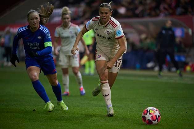 2024 25 UEFA Women™s Champions League FC Bayern München Frauen vs Valerenga Oslo, Croup C, Matchday 3, Saison 2024 2025, FC Bayern München Frauen vs Valerenga Oslo, GER, 2024-11-12, FC Bayern Campus München, THOMSEN Janni (Valerenga Oslo 07), BÜHL Klara (FC Bayern München 17), sportworld München FC Bayern Campus Bayern Deutschland