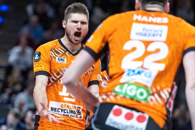 12.11.24, Berlin, Volleyball: CEV Champions League, Maenner, Spieltag 1, BR Volleys gegen ACH Volley Ljubljana, Max-Schmeling-Halle. Berlins Ruben Schott freut sich über den erspielten Punkt. BR Volleys - ACH Volley Ljubljana