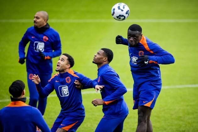 Sport Themen der Woche KW46 Sport Bilder des Tages ZEIST - Justin Kluivert, Denzel Dumfries and Brian Brobbey during a training session of the Dutch national team, Nationalteam at the KNVB Campus on Nov. 13, 2024 in Zeist, Netherlands. The Dutch national team prepares for the UEFA Nations League duel against Hungary. ANP ROBIN VAN LONKHUIJSEN UEFA Nations League 2024 25 xVIxANPxSportx xxANPxIVx 513377904 originalFilename: 513377904.jpg