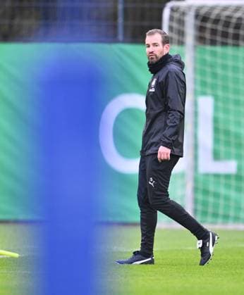 13.11.2024 - Fussball - 2. Bundesliga - Saison 2024 2025 - SpVgg Greuther Fürth Fuerth ( Kleeblatt ) - Training - - xwoxzix - Jan Siewert ( Trainer SpVgg Greuther Fürth )