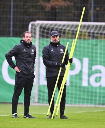 13.11.2024 - Fussball - 2. Bundesliga - Saison 2024 2025 - SpVgg Greuther Fürth Fuerth ( Kleeblatt ) - Training - - xwoxzix - Jan Siewert ( Trainer SpVgg Greuther Fürth ) Stefan Kleineheismann (Co-Trainer SpVgg Greuther Fürth )