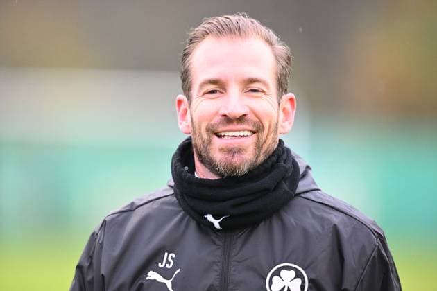 13.11.2024 - Fussball - 2. Bundesliga - Saison 2024 2025 - SpVgg Greuther Fürth Fuerth ( Kleeblatt ) - Training - - xwoxzix - Jan Siewert ( Trainer SpVgg Greuther Fürth )