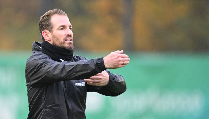 13.11.2024 - Fussball - 2. Bundesliga - Saison 2024 2025 - SpVgg Greuther Fürth Fuerth ( Kleeblatt ) - Training - - xwoxzix - Jan Siewert ( Trainer SpVgg Greuther Fürth )