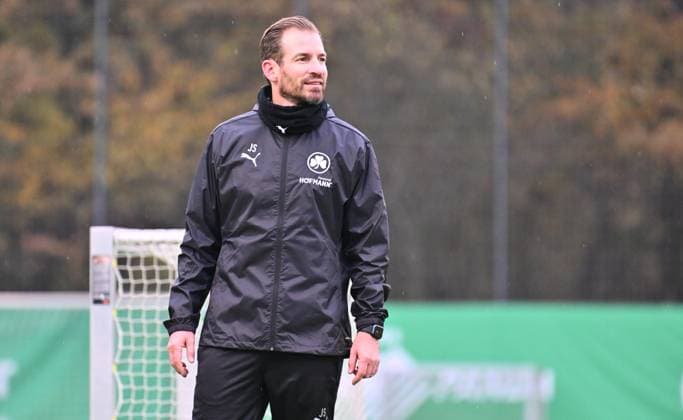 13.11.2024 - Fussball - 2. Bundesliga - Saison 2024 2025 - SpVgg Greuther Fürth Fuerth ( Kleeblatt ) - Training - - xwoxzix - Jan Siewert ( Trainer SpVgg Greuther Fürth )