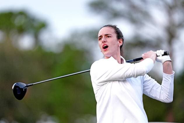 BELLEAIR, FL - NOVEMBER 13: Indiana Fever guard Caitlin Clark plays her tee shot on the second hole on November 13, 2024, during the LPGA, Golf Damen The ANNIKA driven by Gainbridge Pro Am at Pelican Golf Club in Belleair, Florida. (Photo by Brian Spurlock Icon Sportswire) GOLF: NOV 13 LPGA The ANNIKA driven by Gainbridge at Pelican Pro Am EDITORIAL USE ONLY Icon24111318