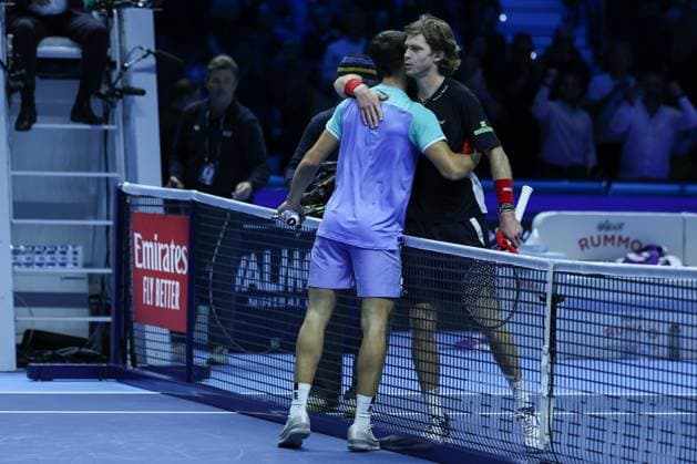 Carlos Alcaraz of Spain vs Andrey Rublev of Russia - Nitto ATP, Tennis Herren FINALS 2024 Turin - 13 11 2024 Carlos Alcaraz of Spain celebrates the victory at the end of the match with Andrey Rublev of Russia during Men s Singles Group Stage match against Andrey Rublev of Russia on day four of the Nitto ATP Finals 2024 at Inalpi Arena Copyright: xBEAUTIFULxSPORTS Carabellix