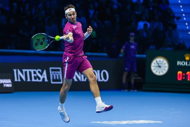Alexander Zverev of Germany vs Casper Ruud of Norway - Nitto ATP, Tennis Herren FINALS 2024 Turin - 13 11 2024 Casper Ruud of Norway seen in actions during Men s Singles Group Stage match against Alexander Zverev of Germany on day four of the Nitto ATP Finals 2024 at Inalpi Arena Copyright: xBEAUTIFULxSPORTS Carabellix