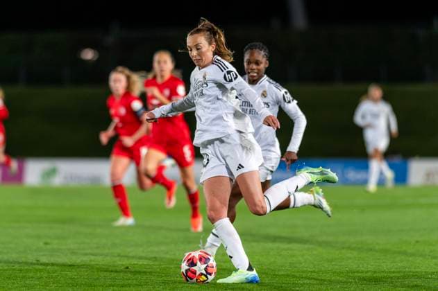November 13, 2024, Valdebebas, Madrid, Spain: 10 CAROLINE WEIR.The WomenÃ‚Â s Champions League, football match played between REAL MADRID FEMENINO and FOOTBALL CLUB TWENTE at Stadium Alfredo Di Stefano on November 13, 2024, in Madrid, Spain. Valdebebas Spain - ZUMAc312 20241113_zsp_c312_044 Copyright: xOscarxManuelxSanchezx
