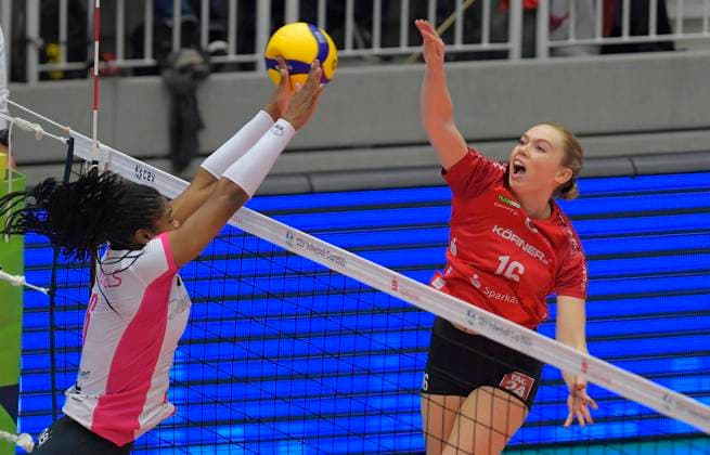 13.11.2024, Dresdens Emma Clothier gegen Nancys Breana Runnels, Volleyball, CEV-Cup, Europapokal, Dresdner SC - Vandoeuvre Nancy VB, (c) Dresden Deutschland