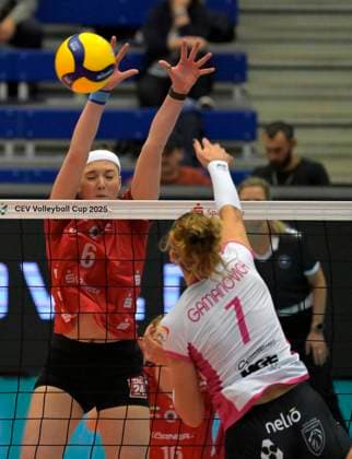 13.11.2024, Dresdens Victoria Demidova gegen Nancys Valeriia Gamanovich, Morena, Volleyball, CEV-Cup, Europapokal, Dresdner SC - Vandoeuvre Nancy VB 0:3, (c) Dresden Deutschland