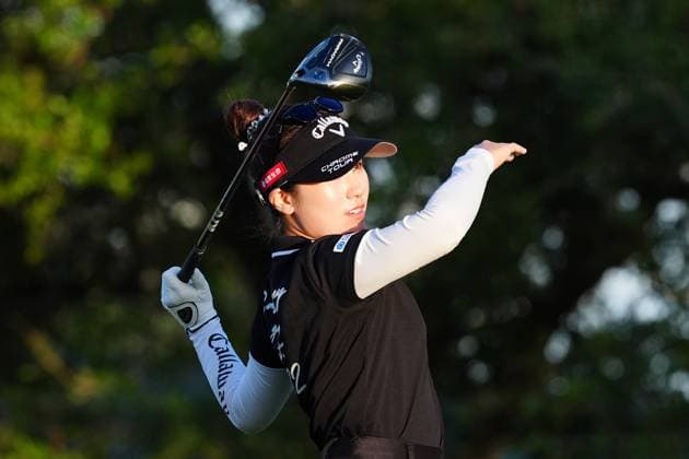 BELLEAIR, FL - NOVEMBER 14: LPGA, Golf Damen player Yuna Nishimura plays her tee shot on the 2nd hole on November 14, 2024, during the first round of the LPGA The ANNIKA driven by Gainbridge at Pelican Golf Club in Belleair, Florida. (Photo by Brian Spurlock Icon Sportswire) GOLF: NOV 14 LPGA The ANNIKA driven by Gainbridge at Pelican EDITORIAL USE ONLY Icon24111432