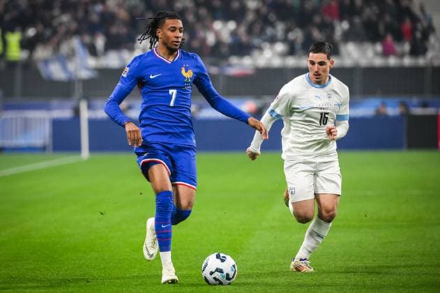 November 14, 2024, Saint-Denis, France, France: Michael OLISE of France and Oscar GLOUKH of Israel during the UEFA Nations League, League A - Group 2 football match between France and Israel at Stade de France on November 14, 2024 in Saint-Denis near Paris, France. Saint-Denis France - ZUMAm308 20241114_zsp_m308_002 Copyright: xMatthieuxMirvillex