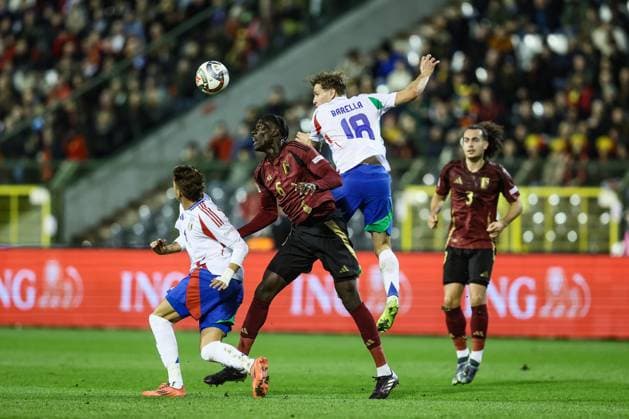Belgium s Amadou Onana and Italian Nicolo Barella fight for the ball during a soccer game between Belgian national soccer team Red Devils and Italy, match 5 (out of 6) in the League A Group 2 of the UEFA Nations League 2025 competition, Thursday 14 November 2024 in Brussels. BELGA PHOTO BRUNO FAHY BELGA PHOTO Bruno Fahy LaPresse BELGIUM OUT  Copyright: xBELGA LaPresse x