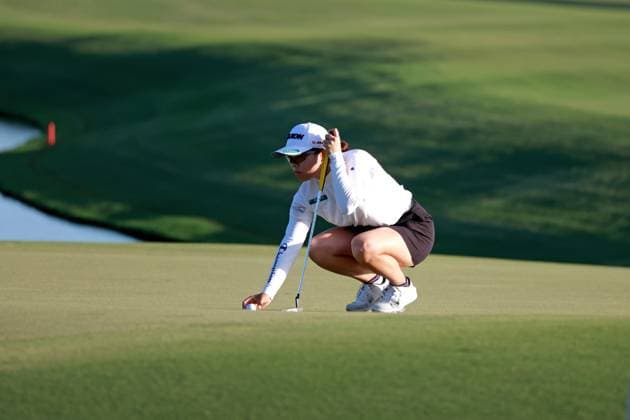 BELLEAIR, FL - NOVEMBER 14: LPGA, Golf Damen player Minami Katsu putts on the 18th hole on November 14, 2024, during the first round of the LPGA The ANNIKA driven by Gainbridge at Pelican Golf Club in Belleair, Florida. (Photo by Brian Spurlock Icon Sportswire) GOLF: NOV 14 LPGA The ANNIKA driven by Gainbridge at Pelican EDITORIAL USE ONLY Icon241114108