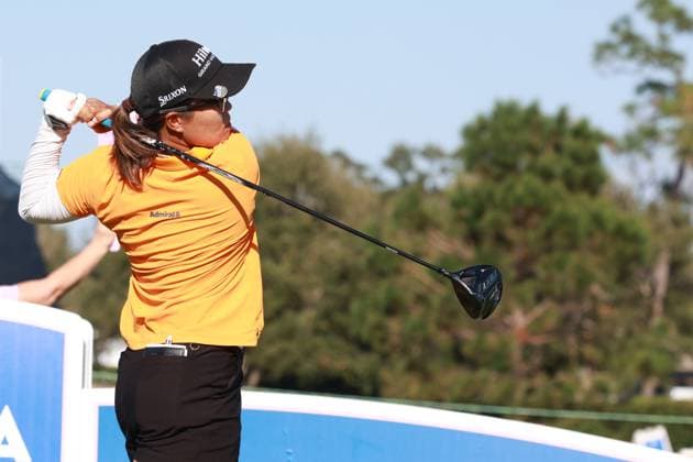 BELLEAIR, FL - NOVEMBER 14: LPGA, Golf Damen player Nasa Hataoka plays her tee shot on the 10th hole on November 14, 2024, during the first round of the LPGA The ANNIKA driven by Gainbridge at Pelican Golf Club in Belleair, Florida. (Photo by Brian Spurlock Icon Sportswire) GOLF: NOV 14 LPGA The ANNIKA driven by Gainbridge at Pelican EDITORIAL USE ONLY Icon241114112