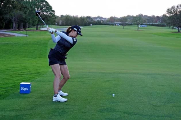 BELLEAIR, FL - NOVEMBER 14: PGA, Golf Herren player Hinako Shibuno plays her tee shot on the 2nd hole on November 14, 2024, during the first round of the LPGA, Golf Damen The ANNIKA driven by Gainbridge at Pelican Golf Club in Belleair, Florida. (Photo by Brian Spurlock Icon Sportswire) GOLF: NOV 14 LPGA The ANNIKA driven by Gainbridge at Pelican EDITORIAL USE ONLY Icon241114125