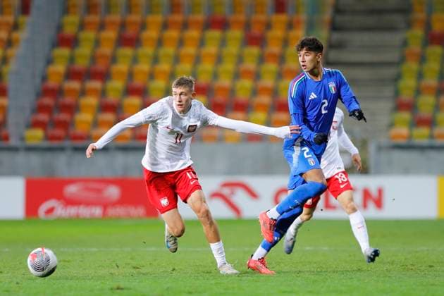 Bialystok, 15.11.2024 PILKA NOZNA MECZ ELITE LEAGUE REPREZENTACJI DO LAT 20: POLSKA - WLOCHY - - - U-20 ELITE LEAGUE FOOTBALL MATCH: POLAND - ITALY - - - NZ WIKTOR NOWAK ADAM BAKOUNE Fot. Maciej Gilewski 058sport.pl NEWSPIX.PL --- newspix.pl 