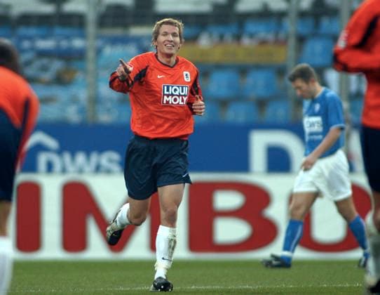 03SN_BO_1860_SP.jpg Benjamin LAUTH freut sich ueber sein Tor zum 1-0, Fussball Bundesliga VfL Bochum - TSV 1860 Muenchen, 1 - 1; am 14.12.2002 *** 03SN BO 1860 SP jpg Benjamin LAUTH celebrates his goal for 1 0, Soccer Bundesliga VfL Bochum TSV 1860 Muenchen, 1 1 on 14 12 2002