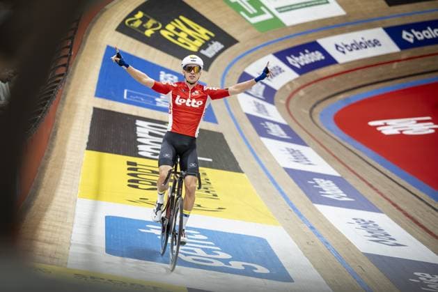 Belgian Gianluca Pollefliet pictured in action during day four of the Zesdaagse Vlaanderen-Gent six-day indoor Track cycling, Rad, Radsport, Bahnrad, Bahn event at the indoor cycling arena t Kuipke, Friday 15 November 2024, in Gent. DAVIDxPINTENS  x105494433x