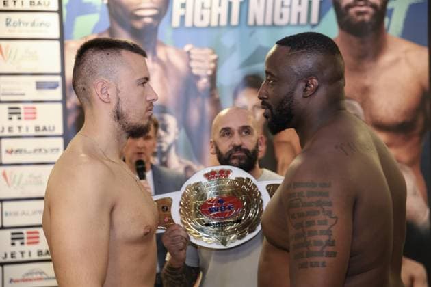 Sport Themen der Woche KW46 Sport Bilder des Tages Boxen: No Limit Boxing, Fight Night, Waage, Leverkusen, 15.11.2024 Nikola Knezevic (SRB) - Manuellsen (GER) *** Boxing No Limit Boxing, Fight Night, Waage, Leverkusen, 15 11 2024 Nikola Knezevic SRB Manuellsen GER