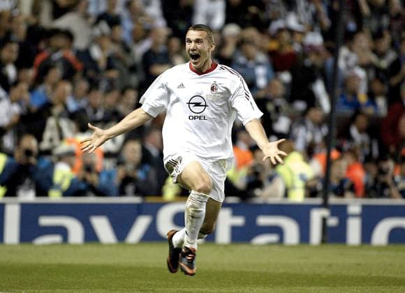 Archivbilder der Woche SPORT KW46 65SN_Juve_MilanPS_SP.jpg Milans Andriy SHEVCHENKO jubelt nachdem er den entscheidenden Elfmeter verwandelt hat; Juventus Turin - AC Mailand 3:5 nach Elfmeterschiessen Fussball UEFA Champions League Finale 2003 , am 28.05.2003 in Manchester *** 65SN Juve MilanPS SP jpg Milans Andriy SHEVCHENKO celebrates after converting the decisive penalty Juventus Turin AC Milan 3 5 after penalties Football UEFA Champions League Final 2003 , on 28 05 2003 in Manchester