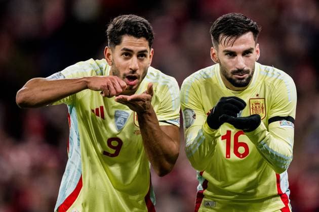 Bilder des Jahres 2024, Sport 11 November Sport Themen der Woche KW46 Sport Bilder des Tages 241115 Ayoze Perez and Alex Baena of Spain celebrates after 0-2 during the Nations League football match between Denmark and Spain on November 15, 2024 in Copenhagen. Photo: Petter Arvidson BILDBYRAN kod PA PA0924 bbeng fotboll football soccer fotball nations league uefa nations league danmark denmark spanien spain bbauto jubel celebration *** 241115 Ayoze Perez and Alex Baena of Spain celebrates after 0 2 during the Nations League football match between Denmark and Spain on November 15, 2024 in Copenhagen Photo Petter Arvidson BILDBYRAN kod PA PA0924 bbeng fotboll football soccer fotball nations league uefa nations league danmark denmark spanien spain bbauto jubel celebration  Copyright: PETTERxARVIDSON BB241115PA089