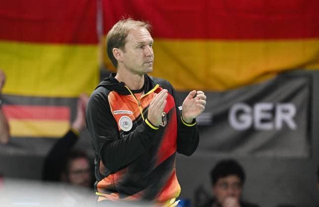 2024 BJK Cup Finals Tie 1Round Germany vs. Great Britain 2.Match Laura Siegemund (GER) vs. Katie Boulter (GBR) Team Captain Rainer Schuettler (GER) *** 2024 BJK Cup Finals Tie 1Round Germany vs Great Britain 2 Match Laura Siegemund GER vs Katie Boulter GBR Team Captain Rainer Schuettler GER