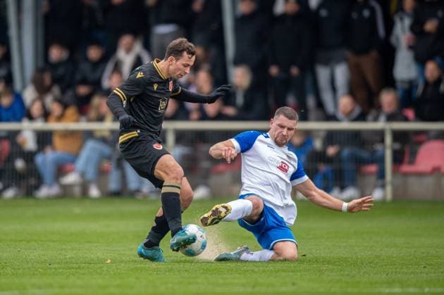 Sport Themen der Woche KW46 Sport Bilder des Tages Fußball, Herren, Saison 2024 2025, Brandenburger Landespokal (Achtelfinale), Oranienburger FC Eintracht - FC Energie Cottbus, v. l. Maximilian Pronichev (Energie Cottbus), Randy Kretschmann (Oranienburg), 16.11.2024, *** Soccer, Men, Season 2024 2025, Brandenburg State Cup Round of 16, Oranienburger FC Eintracht FC Energie Cottbus, v l Maximilian Pronichev Energie Cottbus , Randy Kretschmann Oranienburg , 16 11 2024, Copyright: xSebastianxRäppold MatthiasxKochx