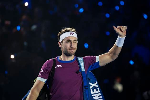 Nitto ATP, Tennis Herren Finals - Day Seven Casper Ruud of Norway walks out prior to his semi-final singles match against Jannik Sinner of Italy during day seven of the Nitto ATP Finals. Jannik Sinner won the match 6-1, 6-2. Turin Italy Copyright: xNicolòxCampox