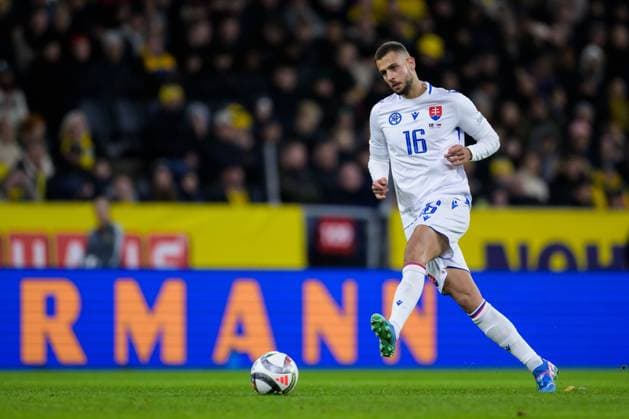 241116 David Hancko of Slovakia during the Nations League football match between Sweden and Slovakia on November 16, 2024 in Stockholm. Photo: Joel Marklund BILDBYRAN kod JM JM0614 bbeng fotboll football soccer fotball nations league uefa nations league sverige sweden sverige a slovakien slovakia Copyright: JOELxMARKLUND BB241116JM130