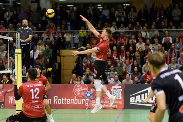 Niklas Lichtenauer (TV Rottenburg, 08) im Angriff TV Rottenburg vs. L.E. Volleys, Volleyball, 2. Bundesliga Sued, 7. Spieltag, Saison 2024 2025, 16.11.2024, TV Rottenburg vs. L.E. Volleys, Volleyball, 2. Bundesliga Sued, 7. Spieltag, Saison 2024 2025, 16.11.2024 Rottenburg Copyright: xEibner-Pressefoto RalphxKunzex EP_RKE