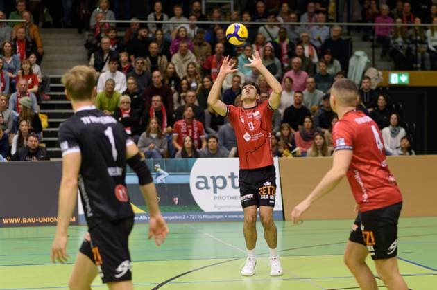 Steller, Linus Herrmann (TV Rottenburg, 09), links Dirk Mehlberg (TV Rottenburg, 01), rechts Jakob Elsaesser (TV Rottenburg, 04) TV Rottenburg vs. L.E. Volleys, Volleyball, 2. Bundesliga Sued, 7. Spieltag, Saison 2024 2025, 16.11.2024, TV Rottenburg vs. L.E. Volleys, Volleyball, 2. Bundesliga Sued, 7. Spieltag, Saison 2024 2025, 16.11.2024 Rottenburg Copyright: xEibner-Pressefoto RalphxKunzex EP_RKE