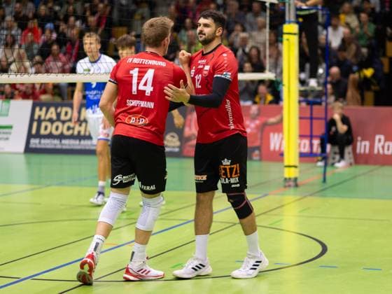 Freude, Timon Schippmann (TV Rottenburg, 14), Yannick Menke (TV Rottenburg, 12) TV Rottenburg vs. L.E. Volleys, Volleyball, 2. Bundesliga Sued, 7. Spieltag, Saison 2024 2025, 16.11.2024, TV Rottenburg vs. L.E. Volleys, Volleyball, 2. Bundesliga Sued, 7. Spieltag, Saison 2024 2025, 16.11.2024 Rottenburg Copyright: xEibner-Pressefoto RalphxKunzex EP_RKE