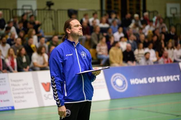 Jan Pretschek (L.E. Volleys, Trainer) TV Rottenburg vs. L.E. Volleys, Volleyball, 2. Bundesliga Sued, 7. Spieltag, Saison 2024 2025, 16.11.2024, TV Rottenburg vs. L.E. Volleys, Volleyball, 2. Bundesliga Sued, 7. Spieltag, Saison 2024 2025, 16.11.2024 Rottenburg Copyright: xEibner-Pressefoto RalphxKunzex EP_RKE