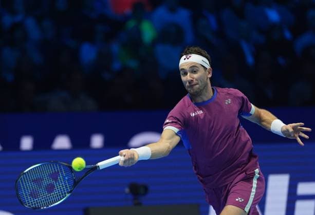 (241117) -- TURIN, Nov. 17, 2024 -- Casper Ruud hits a return during the men s singles semifinal between Jannik Sinner of Italy and Casper Ruud of Norway at the Nitto ATP, Tennis Herren Finals in Turin, Italy, Nov. 16, 2024. ) (SP)ITALY-TURIN-TENNIS-NITTO ATP FINALS-SEMIFINAL-SINNER VS RUUD LixJing 