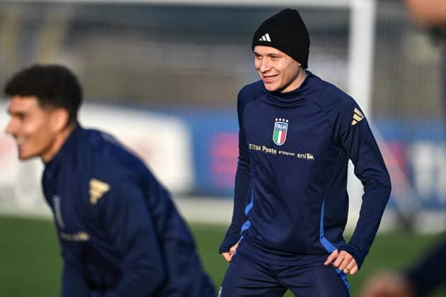 Italy Training Session & press conference, PK, Pressekonferenz Nicolo Barella of Italy participates in an Italy training session at BPER Training Centre in Appiano Gentile, Como, Italy, on November 16, 2024. Appiano Gentile, Como Italy  Copyright: xTizianoxBallabiox originalFilename:ballabio-italytra241116_np4ZA.jpg