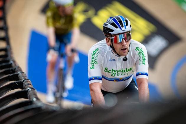 REINHARDT Theo: Lotto Zesdaagse Vlaanderen - Gent 2024 REINHARDT Theo ( GER ) Schneider Electric Germany - Querformat - quer - horizontal - Landscape - Event Veranstaltung: Lotto Zesdaagse Vlaanderen Gent 2024 - Category Kategorie: Cycling - Track cycling, Rad, Radsport, Bahnrad, Bahn Sixdays - Elite Men - Location Ort: Europe Belgium - Gent - Citadelpark - tÂ Kuipke - Discipline: Madison - Distance: ... m - Date Datum: 16.11.2024 Saturday Day 6 -