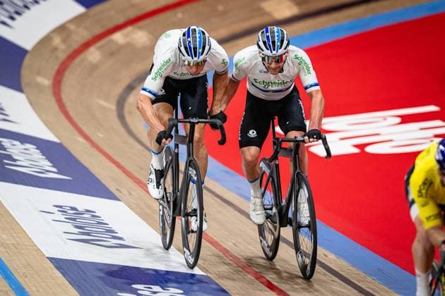 KLUGE Roger, REINHARDT Theo: Lotto Zesdaagse Vlaanderen - Gent 2024 KLUGE Roger - REINHARDT Theo ( GER ) Schneider Electric Germany - Querformat - quer - horizontal - Landscape - Event Veranstaltung: Lotto Zesdaagse Vlaanderen Gent 2024 - Category Kategorie: Cycling - Track cycling, Rad, Radsport, Bahnrad, Bahn Sixdays - Elite Men - Location Ort: Europe Belgium - Gent - Citadelpark - tÂ Kuipke - Discipline: Madison - Distance: ... m - Date Datum: 16.11.2024 Saturday Day 6 -