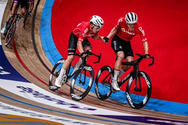 KESSLER Bruno, BOOS Benjamin: Lotto Zesdaagse Vlaanderen - Gent 2024 KESSLER Bruno - BOOS Benjamin ( GER ) Team 10 Germany - Querformat - quer - horizontal - Landscape - Event Veranstaltung: Lotto Zesdaagse Vlaanderen Gent 2024 - Category Kategorie: Cycling - Track cycling, Rad, Radsport, Bahnrad, Bahn Sixdays - Elite Men U23 - Beloften - Location Ort: Europe Belgium - Gent - Citadelpark - tÂ Kuipke - Discipline: Madison - Distance: ... m - Date Datum: 16.11.2024 Saturday Day 7 -