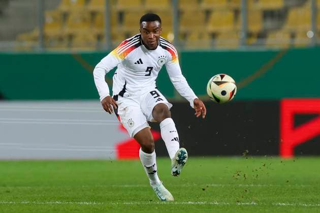 Germany, Aachen, 15.11.2024, Tivoli, Germany vs Denmark U21, U 21 - Friendly match, Youssoufa Moukoko (Germany) controls the ball Aachen Tivoli Germany