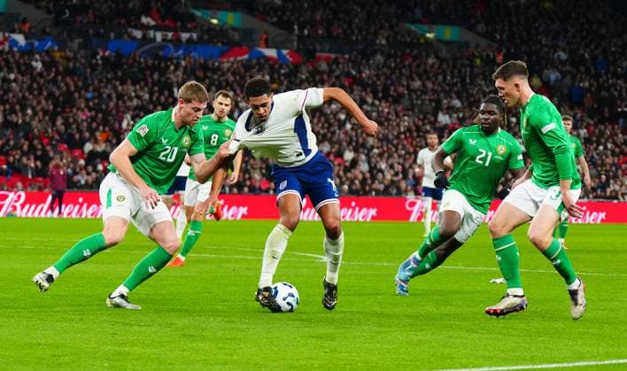 Jude Bellingham of England surrounded by Ireland players England v Ireland, UEFA Nations League, League B, Group 2, Football, Wembley Stadium, London, UK - 17 Nov 2024 EDITORIAL USE ONLY No use with unauthorised audio, video, data, fixture lists, club league logos or live services. Online in-match use limited to 120 images, no video emulation. No use in betting, games or single club league player publications. Copyright: xJavierxGarcia Shutterstockx 14902695ad