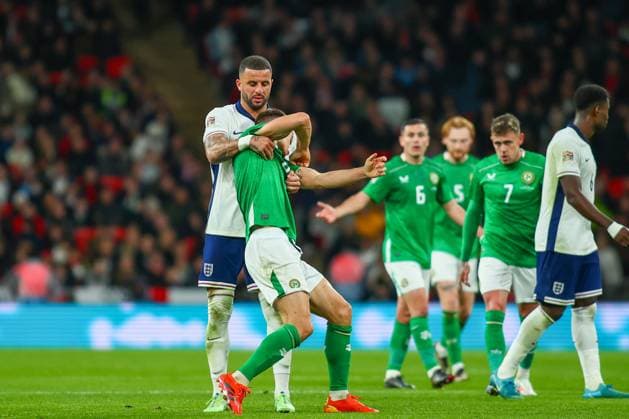 London, England, November 17th 2024: Kyle Walker (2 England) lifts Jayson Molumby (8 Ireland) from the ground during the UEFA Nations League game between England and Ireland at Wembley Stadium in London, England (Alexander Canillas SPP) Copyright: xAlexanderxCanillas SPPx spp-en-AlCa-9U2A2996