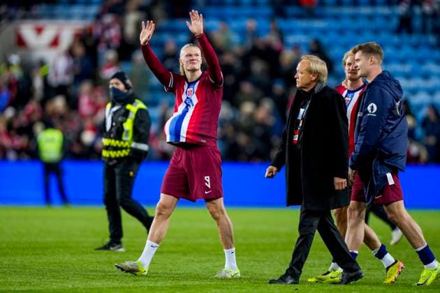 Bilder des Jahres 2024, Sport 11 November Sport Themen der Woche KW46 Sport Bilder des Tages Soccer, Nations League: Norway - Kazakhstan Oslo, Norway 20241117. Erling Braut Haaland after the football match in the national league between Norway and Kazakhstan at Ullevaal Stadium. Photo: Fredrik Varfjell NTB Oslo Norway EDITORIAL USE ONLY. RESTRICTED USE FOR BETTING COMPANIES Ref:_SPOfCnHyGF5opE.jpg *** Soccer, Nations League Norway Kazakhstan Oslo, Norway 20241117 Erling Braut Haaland after the football match in the national league between Norway and Kazakhstan at Ullevaal Stadium Photo Fredrik Varfjell NTB Oslo Norway EDITORIAL USE ONLY RESTRICTED USE FOR BETTING COMPANIES  Copyright: xFredrikxVarfjellx xNTBx