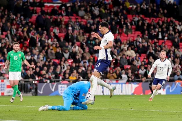 England v Republic of Ireland UEFA Nations League Caoinhin Kelleher of The Republic of Ireland saves at the feet of Dominic Solanke of England during the UEFA Nations League Group B2 match at Wembley Stadium, London UK Newspapers OUT Copyright: xPaulxChestertonx FIL-20951-0125