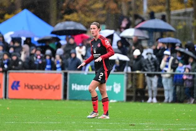 Fußball I Frauen I Saison 2024-2025 I 2. Bundesliga I 11. Spieltag I Hamburger SV - 1. FC Nürnberg I 17.11.2024 Klara Svensson Senelius (2, 1. FC Nürnberg) Hamburg Am Volkspark Hamburg Deutschland Copyright: xLobeca FelixxSchlikisx
