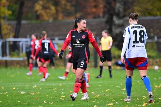 Fußball I Frauen I Saison 2024-2025 I 2. Bundesliga I 11. Spieltag I Hamburger SV - 1. FC Nürnberg I 17.11.2024 Clara Fröhlich (5, 1. FC Nürnberg) Hamburg Am Volkspark Hamburg Deutschland Copyright: xLobeca FelixxSchlikisx