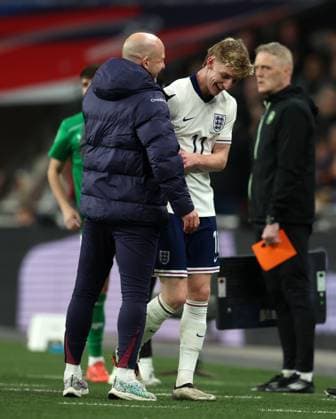 Lee Carsley, England Interim Manager with Anthony Gordon of England England v Rep. of Ireland - UEFA Nations League - League B - Group 2. Football. Wembey Stadium, London. UK. 17 NOV 2024 Editorial use only  Copyright: xJASONPIX Shutterstockx 14915934ea