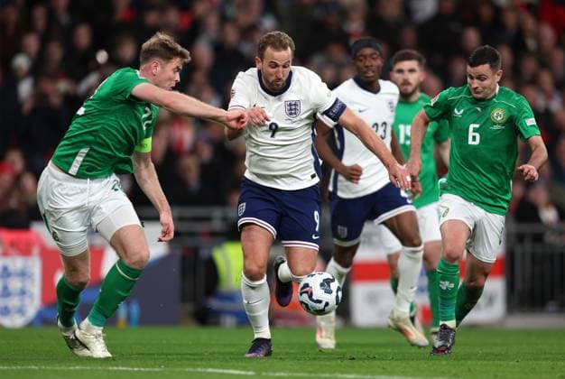 Harry Kane of England with (L) Nathan Collins of Republic of Ireland & Josh Cullen of Republic of Ireland (R) England v Rep. of Ireland - UEFA Nations League - League B - Group 2. Football. Wembey Stadium, London. UK. 17 NOV 2024 Editorial use only  Copyright: xJASONPIX Shutterstockx 14915934di