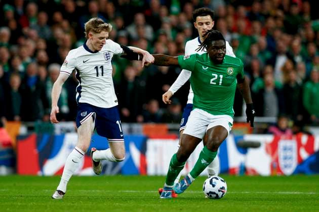 England v Republic of Ireland UEFA Nations League Anthony Gordon of England and Festy Ebosele of Republic of Ireland in action during the UEFA Nations League Group B2 match at Wembley Stadium, London UK Newspapers OUT Copyright: xPaulxChestertonx FIL-20951-0209
